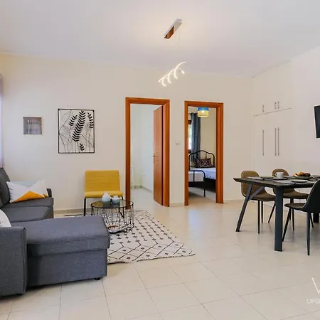 Apartment Gem With 2 Bdrms,