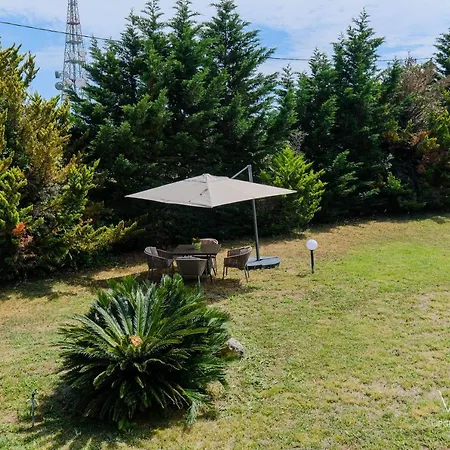 Apartment Gem With 2 Bdrms,