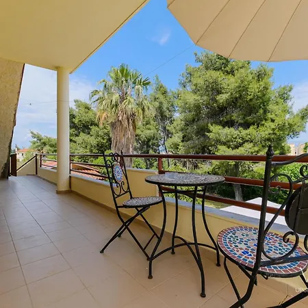Gem With 2 Bdrms, Apartment Afytos