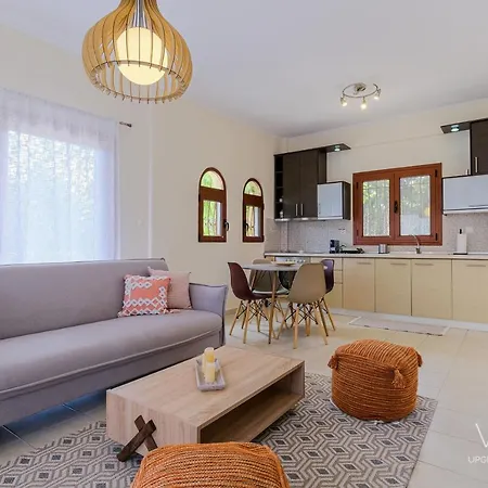 Gem With 2 Bdrms, Apartment *